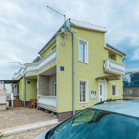 Apartments Mahnet Vir Ngoại thất bức ảnh