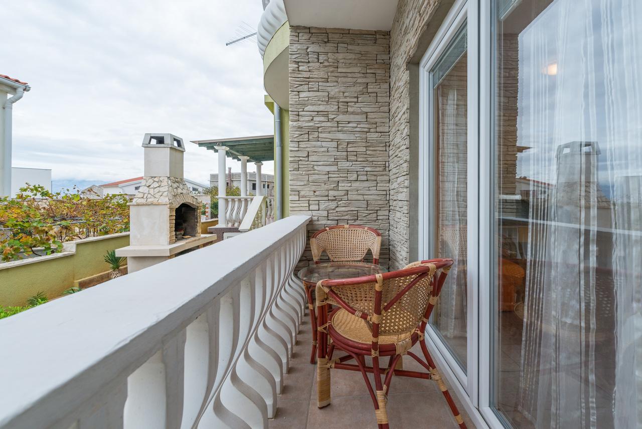 Apartments Mahnet Vir Ngoại thất bức ảnh