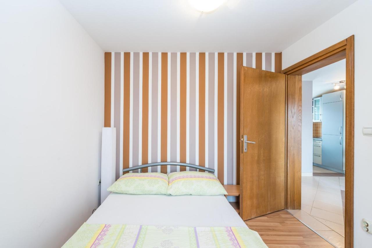Apartments Mahnet Vir Phòng bức ảnh