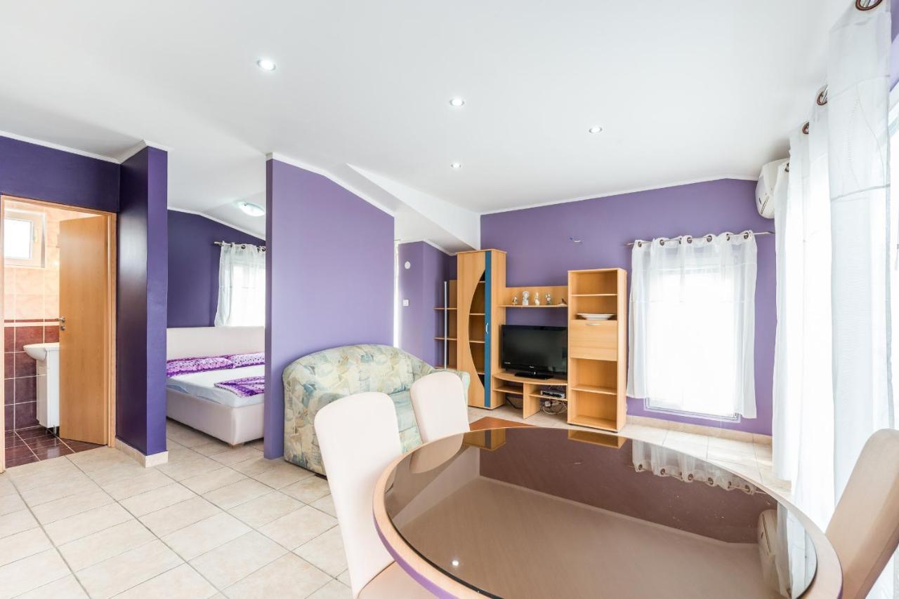 Apartments Mahnet Vir Phòng bức ảnh