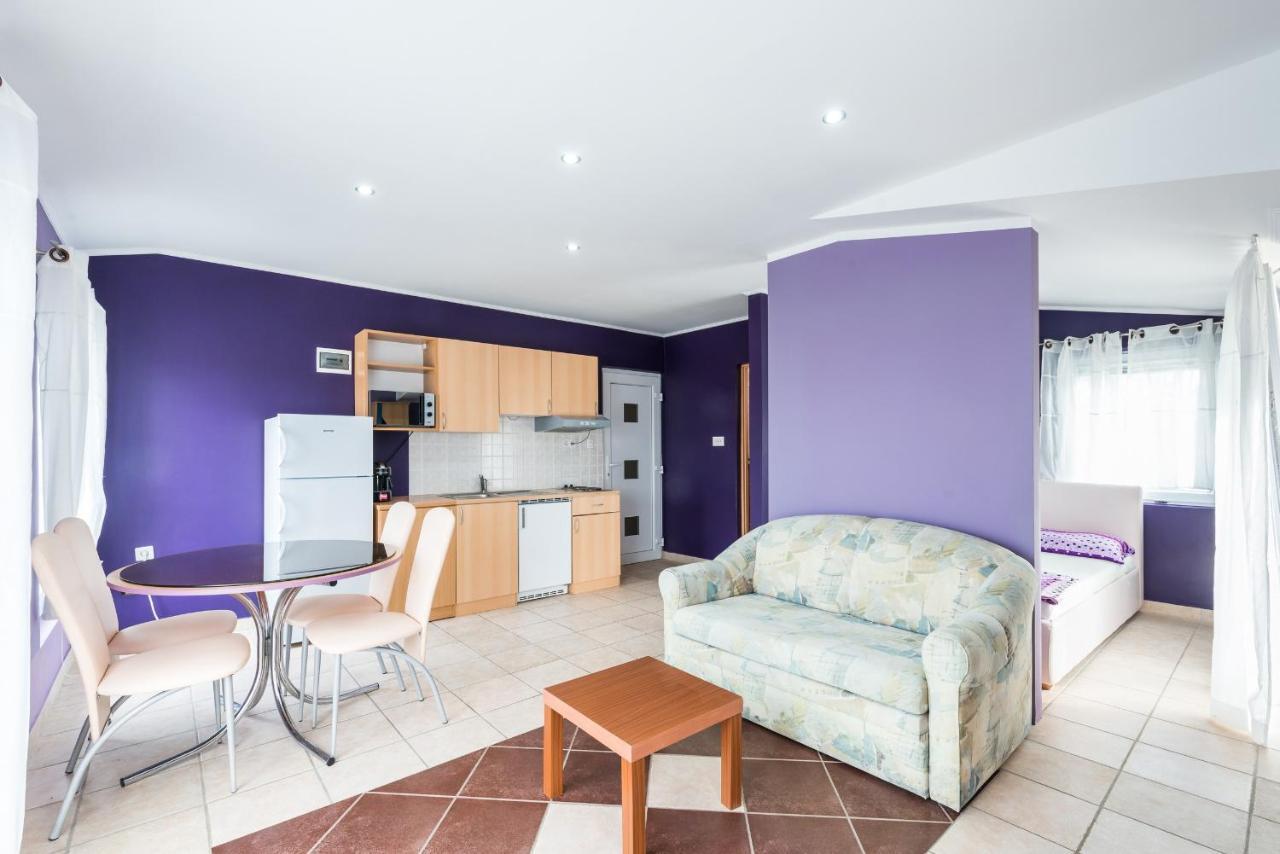 Apartments Mahnet Vir Phòng bức ảnh