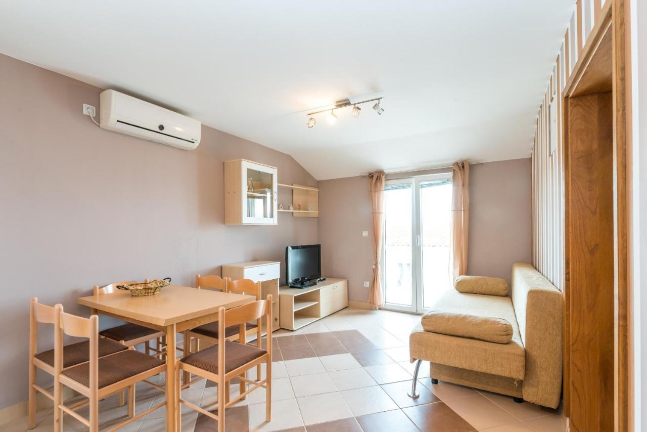 Apartments Mahnet Vir Phòng bức ảnh