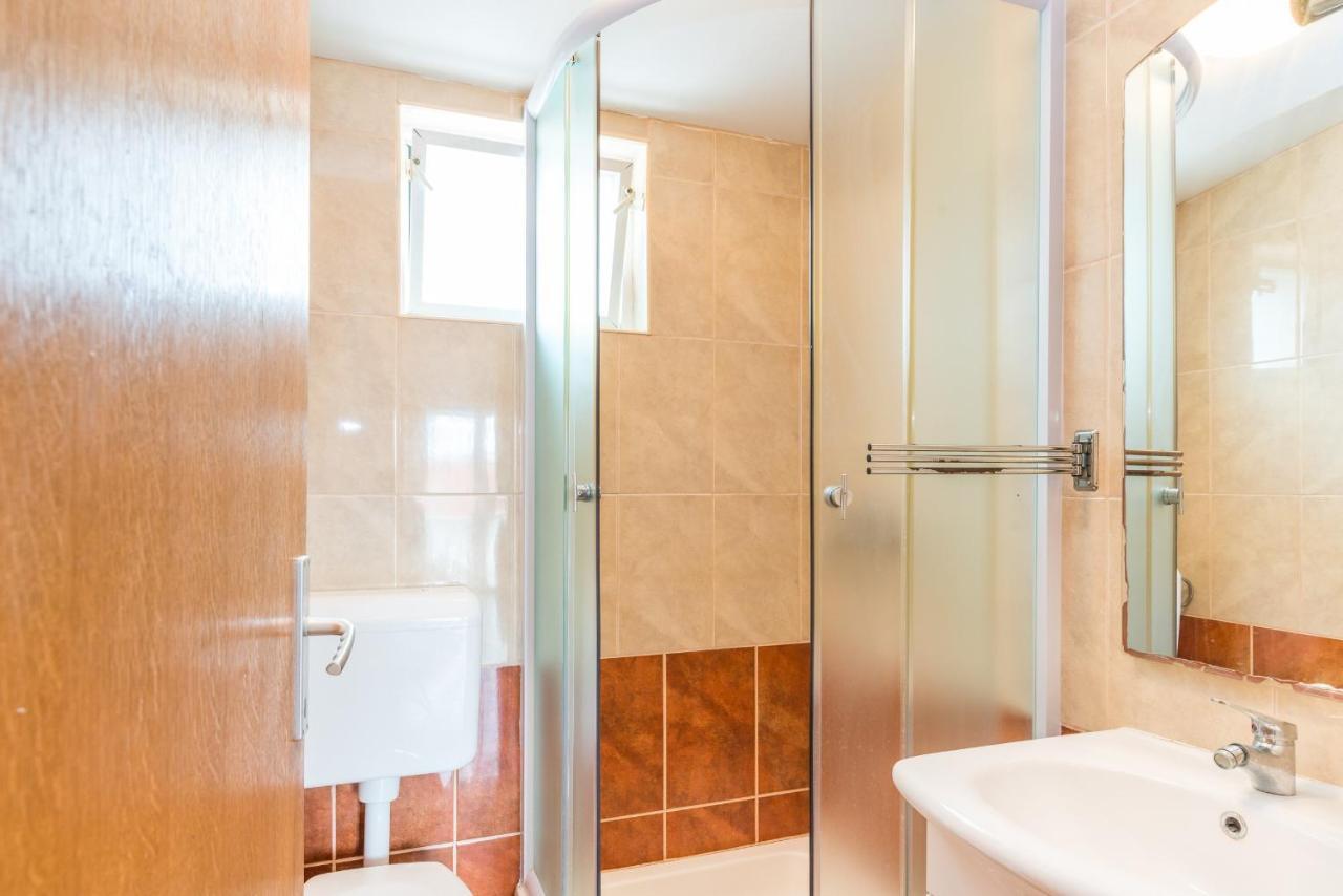 Apartments Mahnet Vir Phòng bức ảnh